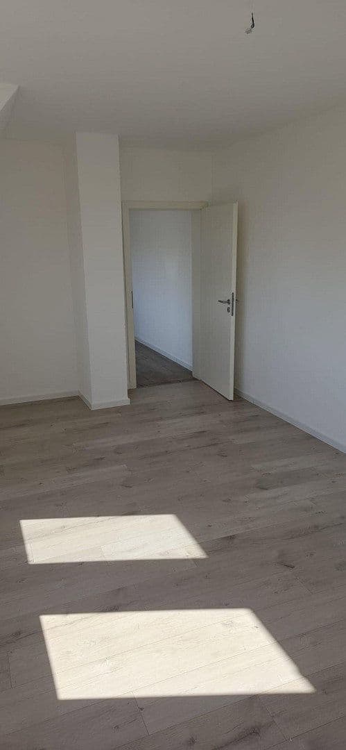 Pronájem bytu 3+1 77 m², Siedlung 21a, Geithain, Sasko Pronájem bytu 3+1 77 m², Siedlung 21a, Geithain, Sasko
