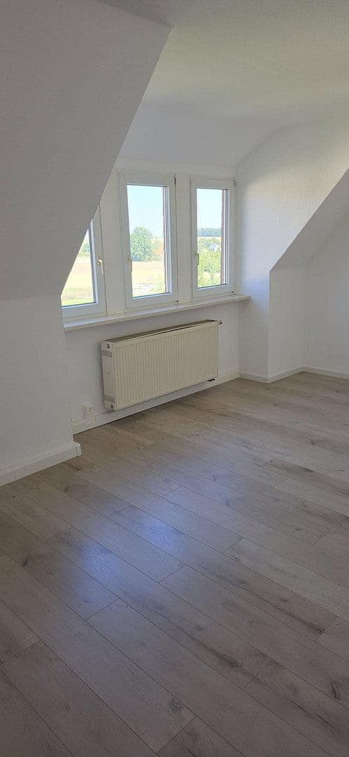 Pronájem bytu 3+1 77 m², Siedlung 21a, Geithain, Sasko Pronájem bytu 3+1 77 m², Siedlung 21a, Geithain, Sasko