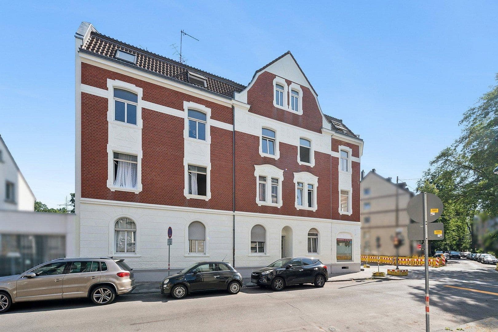 Prodej domu 593 m², pozemek 334 m², Düsseldorf, Severní Porýní-Vestfálsko Prodej domu 593 m², pozemek 334 m², Düsseldorf, Severní Porýní-Vestfálsko