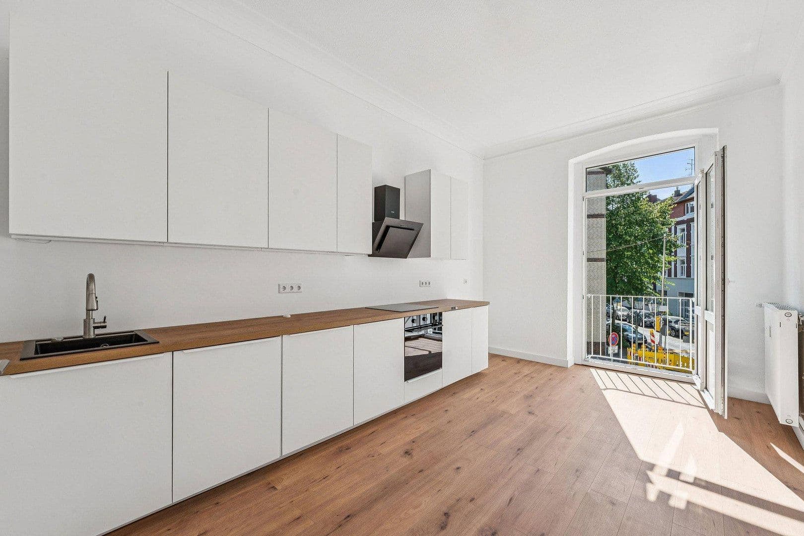 Prodej domu 593 m², pozemek 334 m², Düsseldorf, Severní Porýní-Vestfálsko Prodej domu 593 m², pozemek 334 m², Düsseldorf, Severní Porýní-Vestfálsko