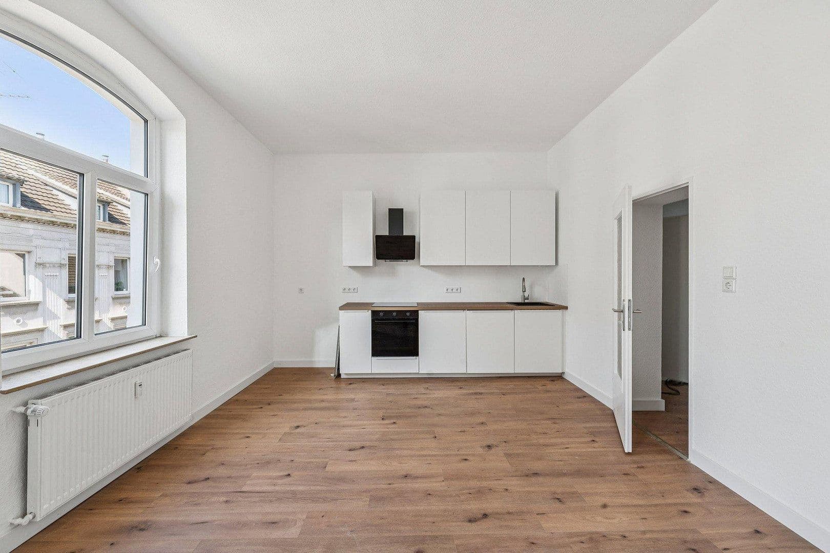 Prodej domu 593 m², pozemek 334 m², Düsseldorf, Severní Porýní-Vestfálsko Prodej domu 593 m², pozemek 334 m², Düsseldorf, Severní Porýní-Vestfálsko