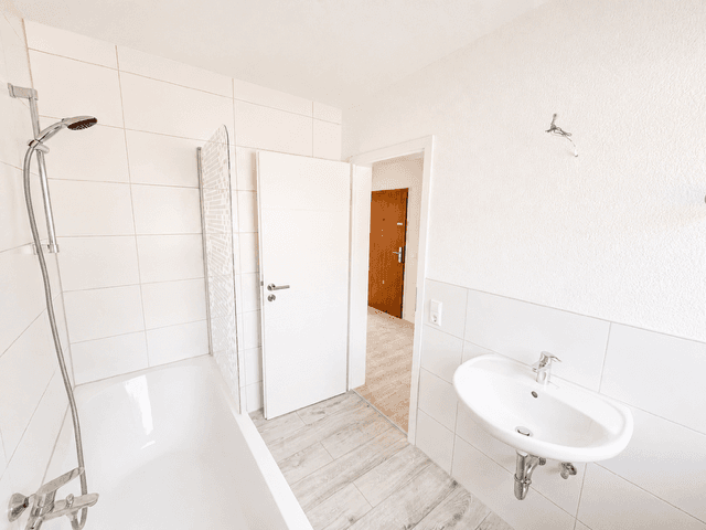 Pronájem bytu 4+1 87 m², Bergstr. 24, Tiefenbronn, Bádensko-Württembersko Pronájem bytu 4+1 87 m², Bergstr. 24, Tiefenbronn, Bádensko-Württembersko