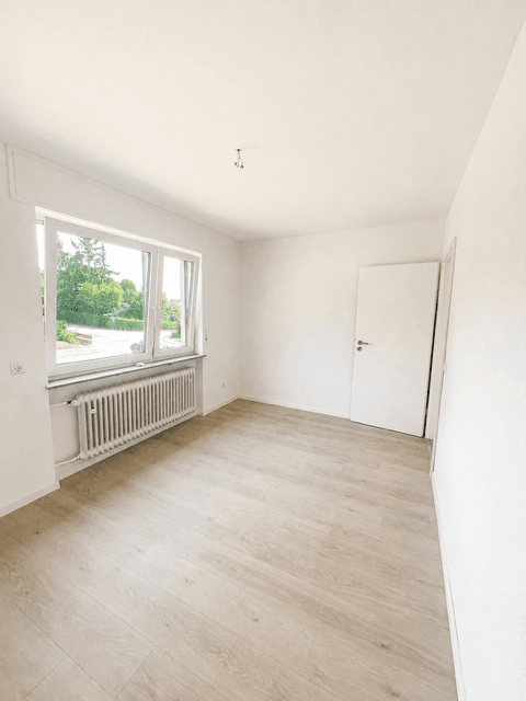 Pronájem bytu 4+1 87 m², Bergstr. 24, Tiefenbronn, Bádensko-Württembersko Pronájem bytu 4+1 87 m², Bergstr. 24, Tiefenbronn, Bádensko-Württembersko