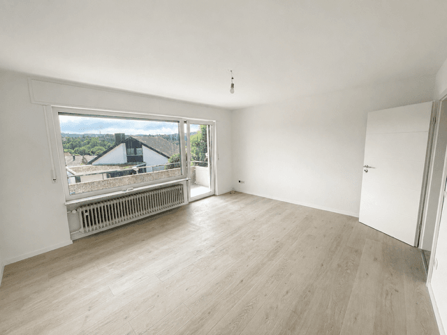Pronájem bytu 4+1 87 m², Bergstr. 24, Tiefenbronn, Bádensko-Württembersko Pronájem bytu 4+1 87 m², Bergstr. 24, Tiefenbronn, Bádensko-Württembersko