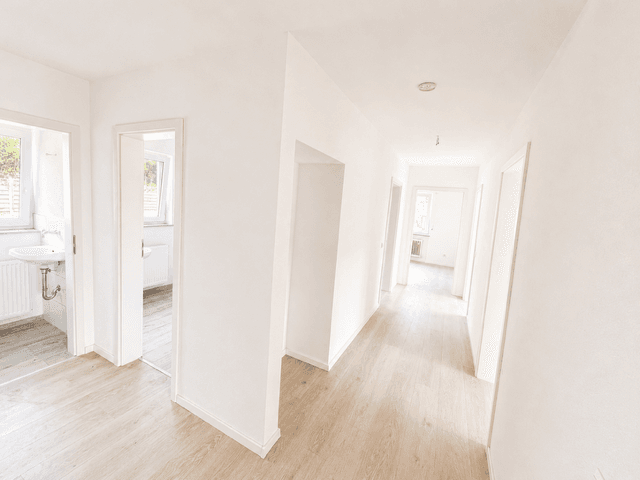 Pronájem bytu 4+1 87 m², Bergstr. 24, Tiefenbronn, Bádensko-Württembersko Pronájem bytu 4+1 87 m², Bergstr. 24, Tiefenbronn, Bádensko-Württembersko