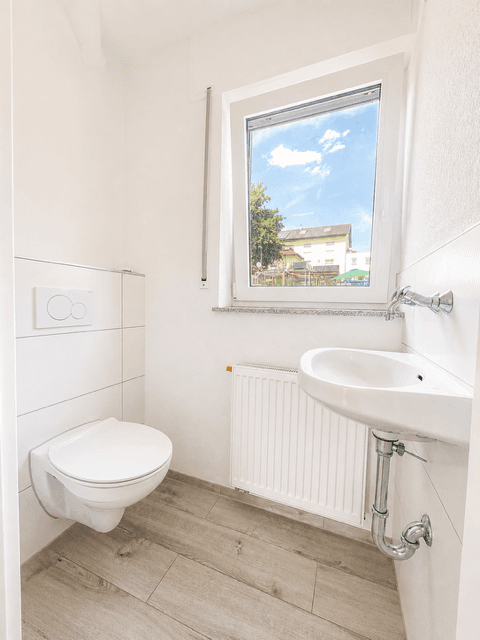 Pronájem bytu 4+1 87 m², Bergstr. 24, Tiefenbronn, Bádensko-Württembersko Pronájem bytu 4+1 87 m², Bergstr. 24, Tiefenbronn, Bádensko-Württembersko