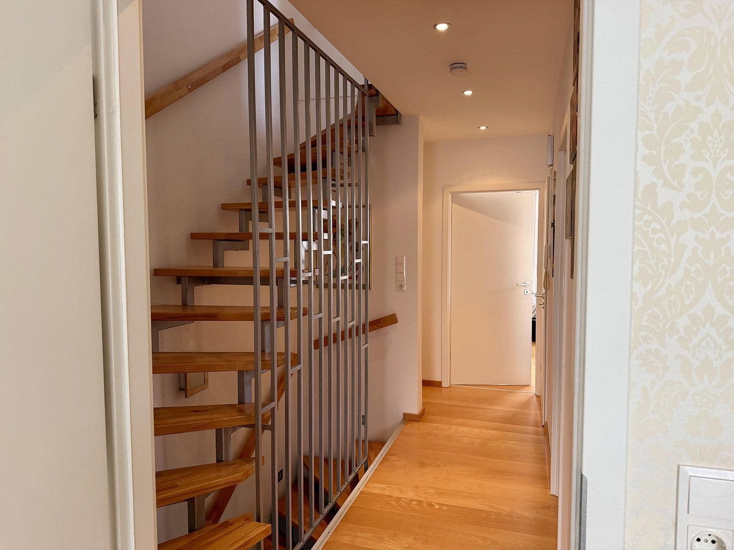 Prodej domu 152 m², pozemek 208 m², Kriftel, Hessen Prodej domu 152 m², pozemek 208 m², Kriftel, Hessen