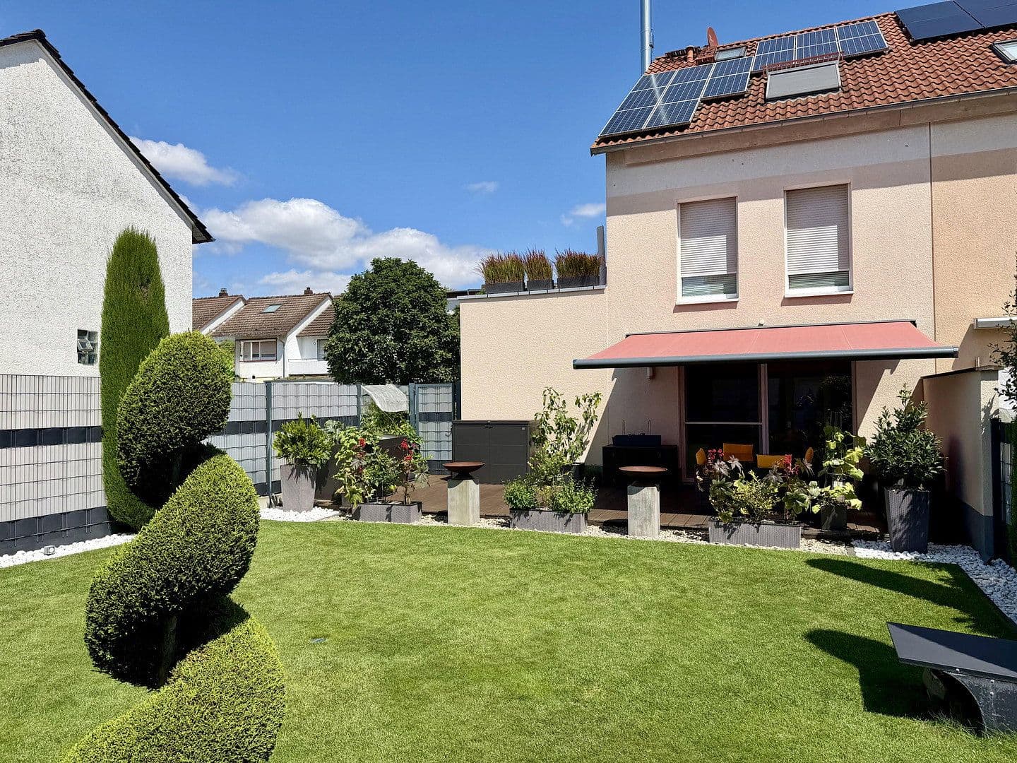 Prodej domu 152 m², pozemek 208 m², Kriftel, Hessen Prodej domu 152 m², pozemek 208 m², Kriftel, Hessen