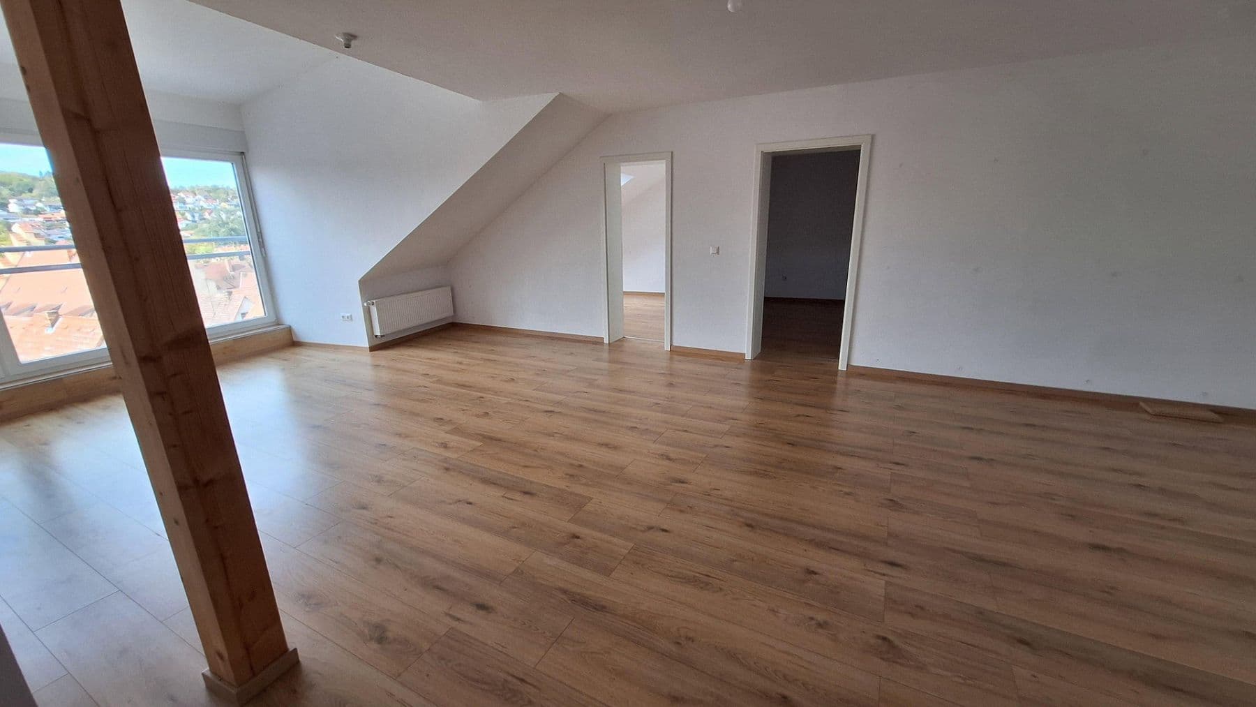 Pronájem bytu 4+kk 170 m², Ochsenfurt, Bavorsko Pronájem bytu 4+kk 170 m², Ochsenfurt, Bavorsko
