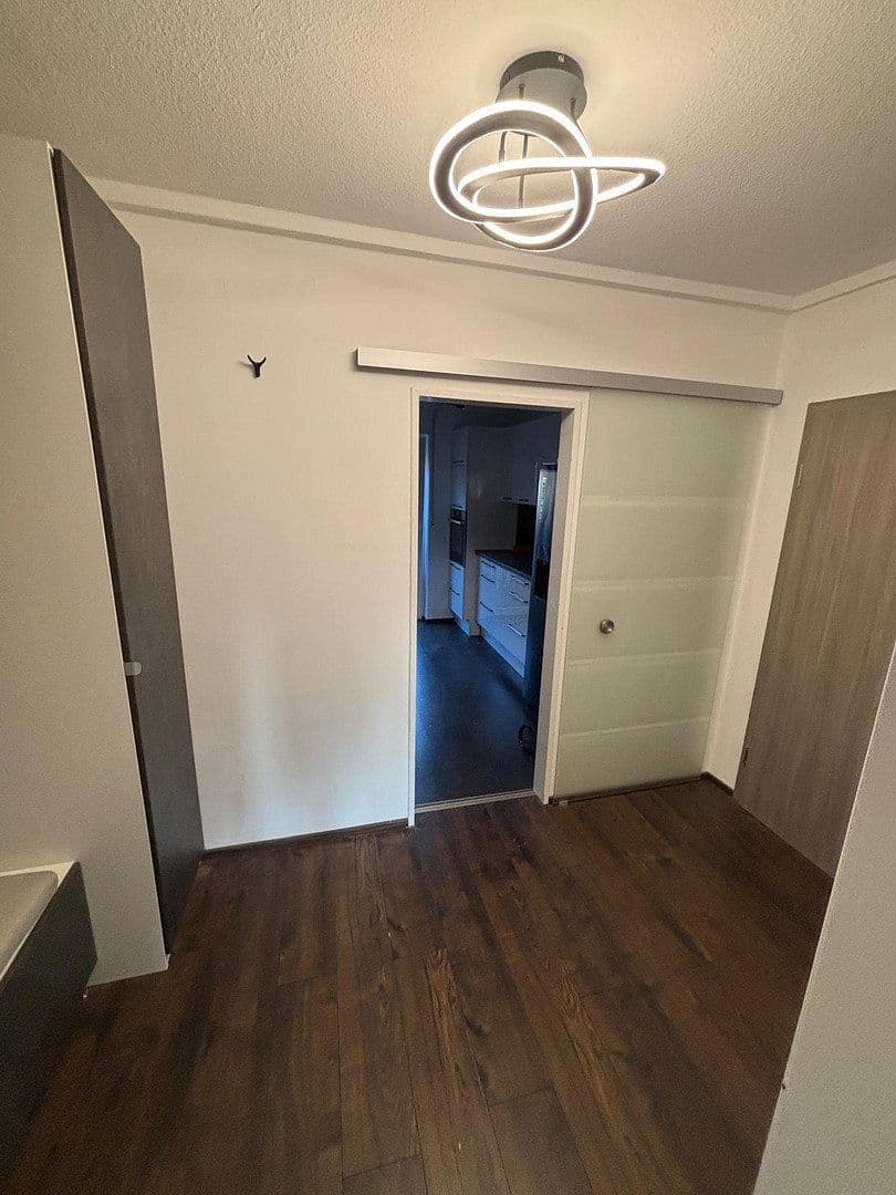 Pronájem bytu 3+1 79 m², Kreutzerstraße 41, Nürnberg, Bavorsko Pronájem bytu 3+1 79 m², Kreutzerstraße 41, Nürnberg, Bavorsko