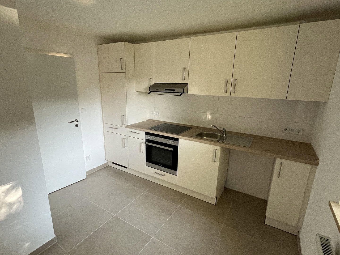Pronájem bytu 3+1 76 m², Kieler Str. 21c, Lütjenburg, Šlesvicko-Holštýnsko Pronájem bytu 3+1 76 m², Kieler Str. 21c, Lütjenburg, Šlesvicko-Holštýnsko