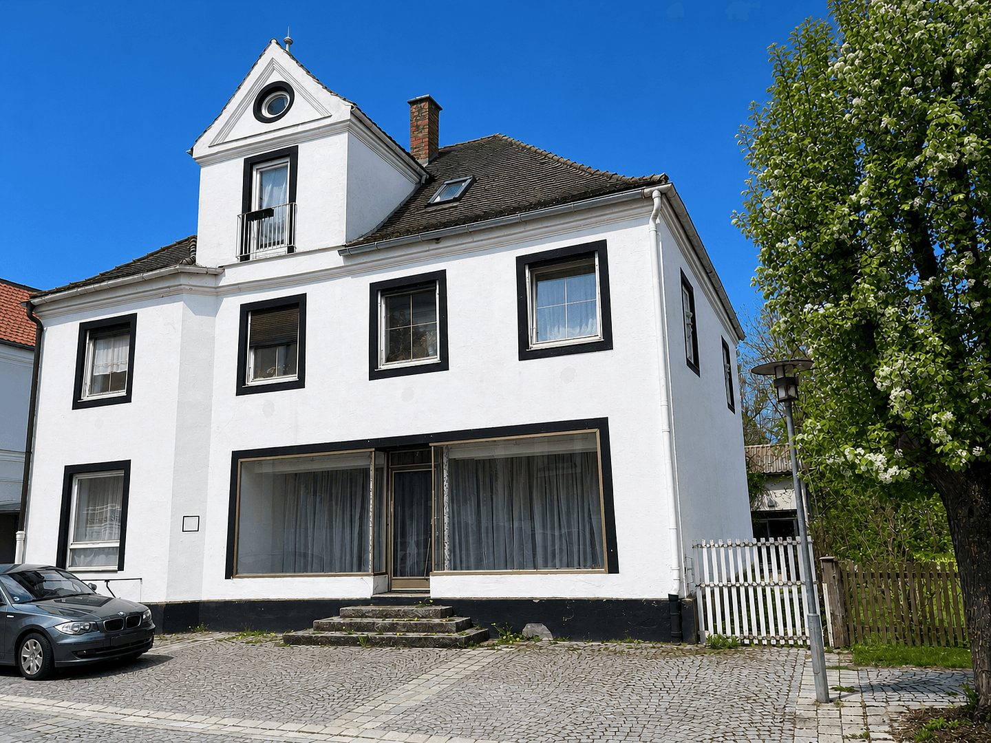 Prodej domu 212 m², pozemek 906 m², Bahnhofstraße 3, Gangkofen, Bavorsko Prodej domu 212 m², pozemek 906 m², Bahnhofstraße 3, Gangkofen, Bavorsko