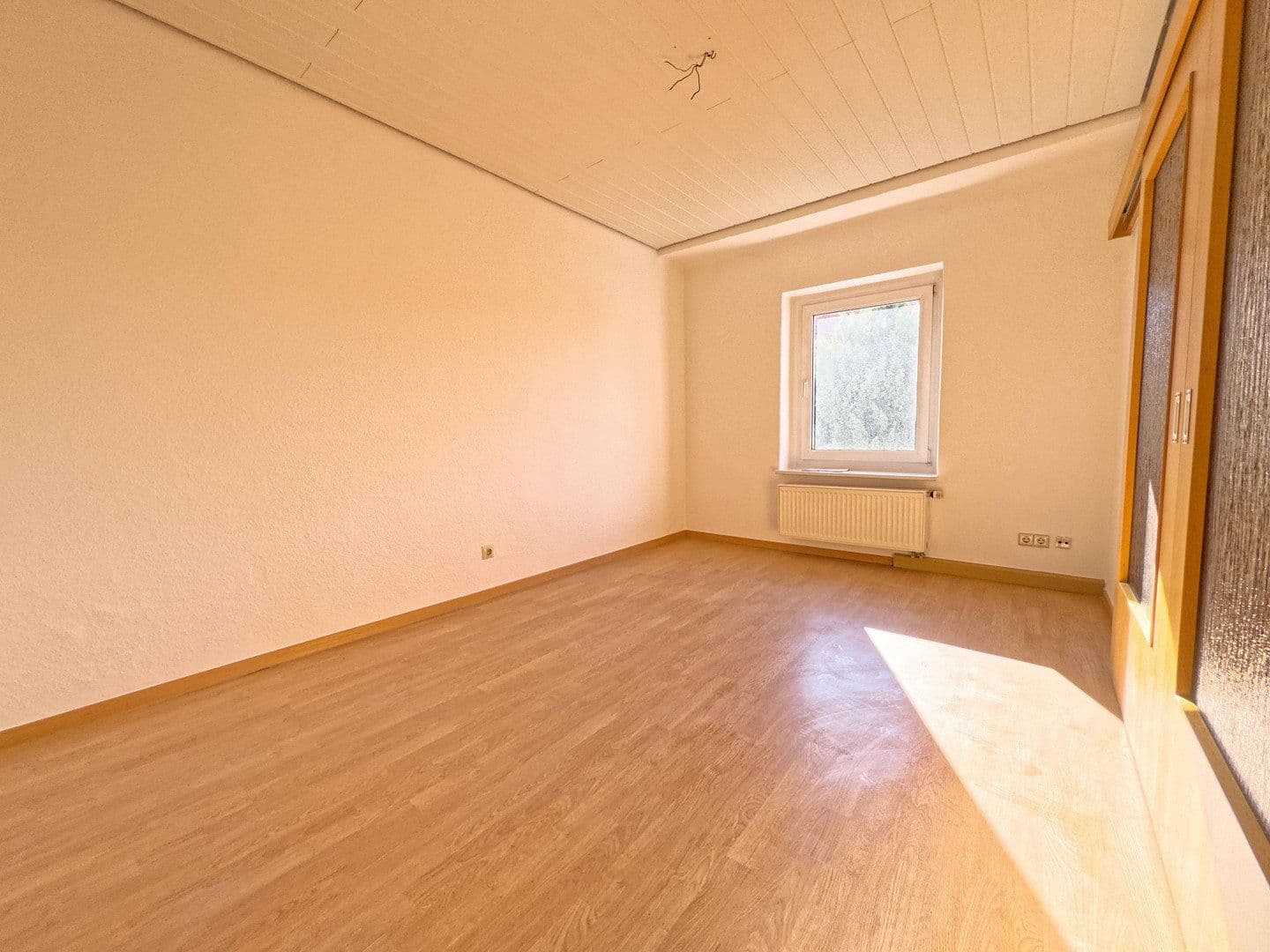 Pronájem bytu 3+1 62 m², Dittrichstraße 1, Kamenec, Sasko Pronájem bytu 3+1 62 m², Dittrichstraße 1, Kamenec, Sasko