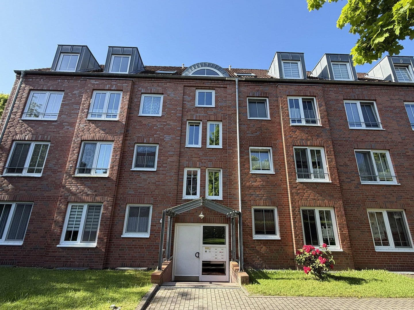 Pronájem bytu 3+1 80 m², Ellerried 6, Schwerin, Mecklenburg-Vorpommern Pronájem bytu 3+1 80 m², Ellerried 6, Schwerin, Mecklenburg-Vorpommern