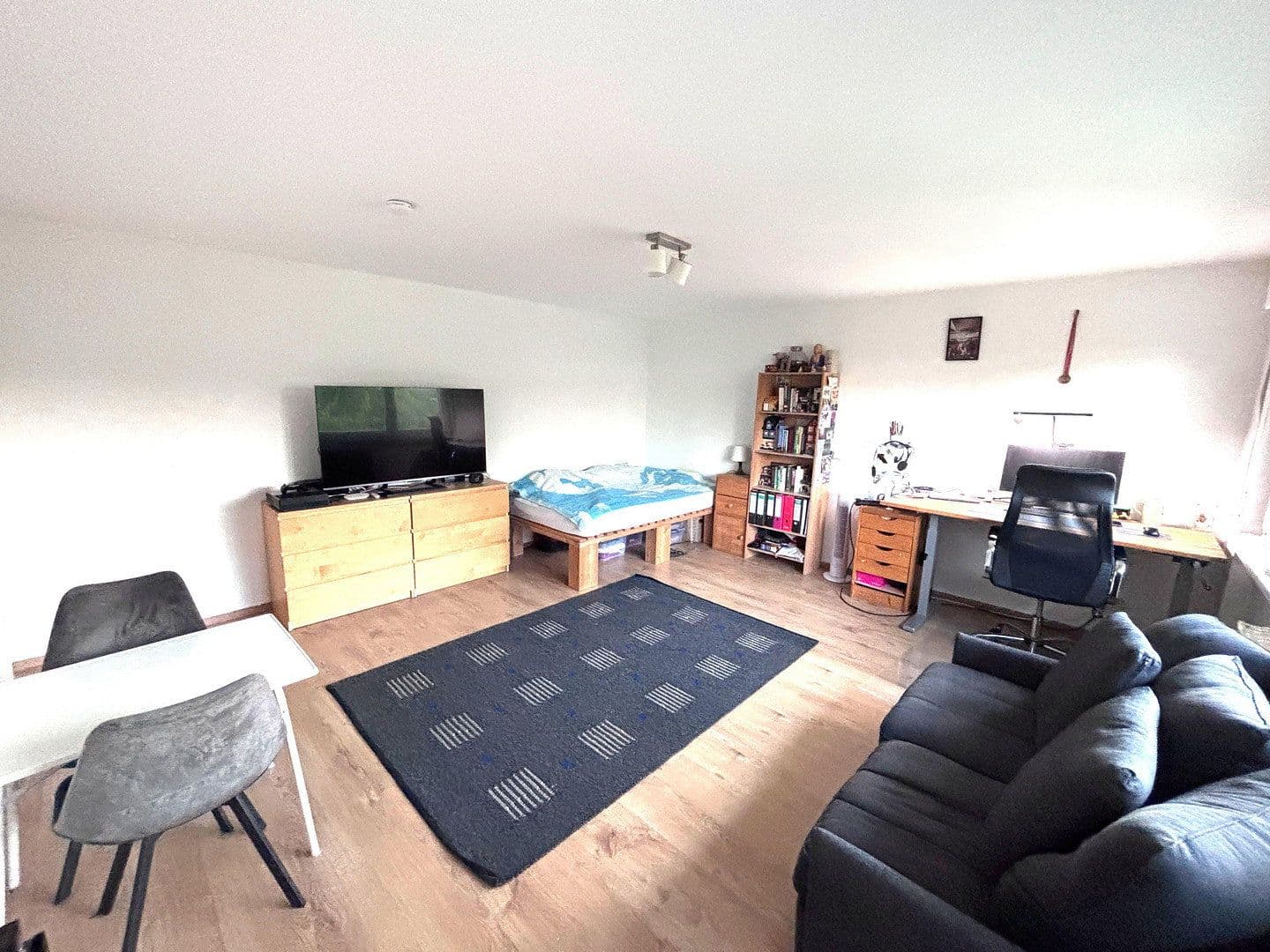 Pronájem bytu 1+1 36 m², Heimgartenstr. 53B, Stuttgart, Bádensko-Württembersko Pronájem bytu 1+1 36 m², Heimgartenstr. 53B, Stuttgart, Bádensko-Württembersko