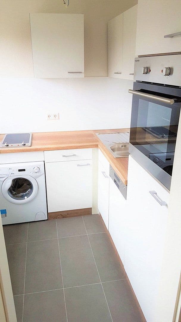 Pronájem bytu 1+1 36 m², Heimgartenstr. 53B, Stuttgart, Bádensko-Württembersko Pronájem bytu 1+1 36 m², Heimgartenstr. 53B, Stuttgart, Bádensko-Württembersko
