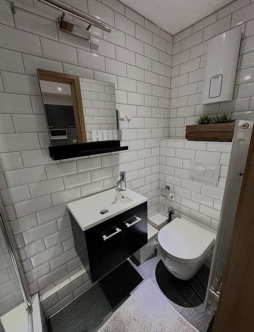 Pronájem bytu 1+1 30 m², Schwanheimer Str. 66a, Frankfurt, Hessen Pronájem bytu 1+1 30 m², Schwanheimer Str. 66a, Frankfurt, Hessen
