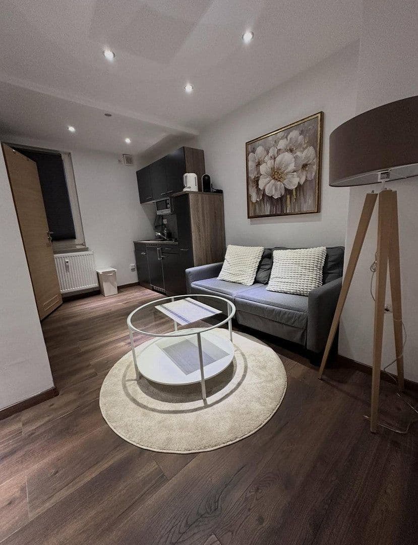 Pronájem bytu 1+1 30 m², Schwanheimer Str. 66a, Frankfurt, Hessen Pronájem bytu 1+1 30 m², Schwanheimer Str. 66a, Frankfurt, Hessen