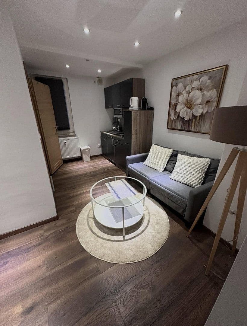 Pronájem bytu 1+1 30 m², Schwanheimer Str. 66a, Frankfurt, Hessen Pronájem bytu 1+1 30 m², Schwanheimer Str. 66a, Frankfurt, Hessen