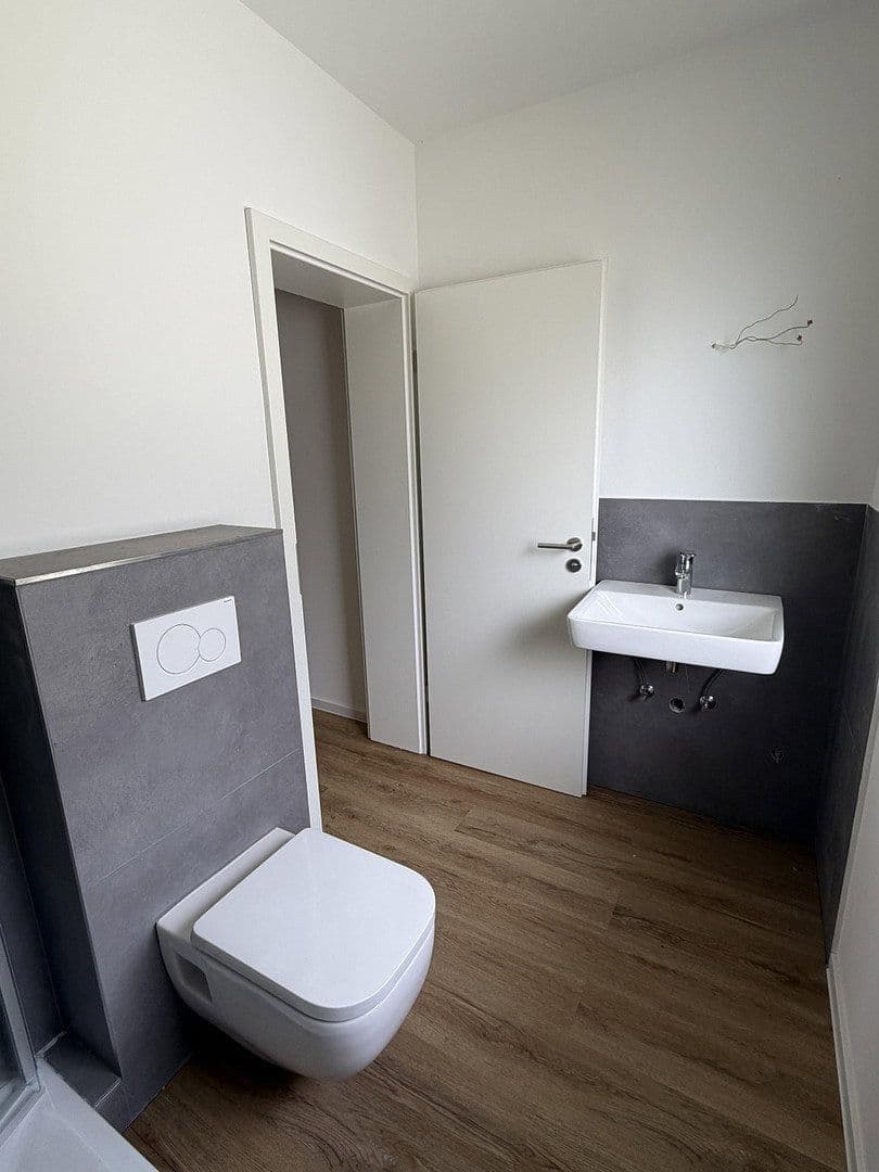 Prodej domu 105 m², pozemek 409 m², Lipper Hellweg 309C, Bielefeld, Severní Porýní-Vestfálsko Prodej domu 105 m², pozemek 409 m², Lipper Hellweg 309C, Bielefeld, Severní Porýní-Vestfálsko