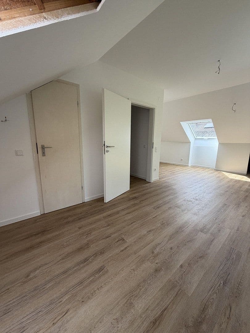 Prodej domu 105 m², pozemek 409 m², Lipper Hellweg 309C, Bielefeld, Severní Porýní-Vestfálsko Prodej domu 105 m², pozemek 409 m², Lipper Hellweg 309C, Bielefeld, Severní Porýní-Vestfálsko