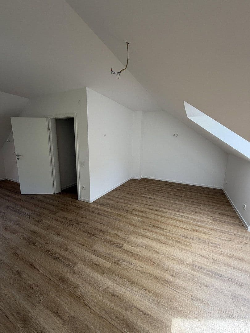 Prodej domu 105 m², pozemek 409 m², Lipper Hellweg 309C, Bielefeld, Severní Porýní-Vestfálsko Prodej domu 105 m², pozemek 409 m², Lipper Hellweg 309C, Bielefeld, Severní Porýní-Vestfálsko