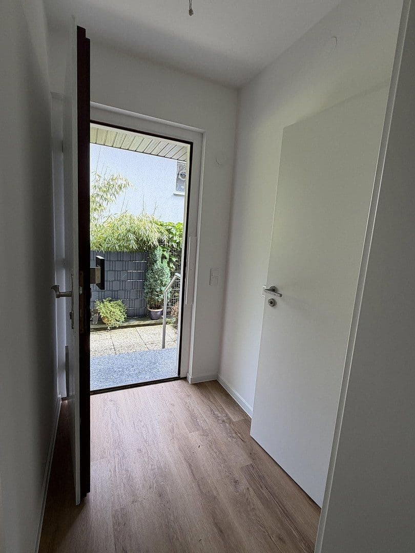 Prodej domu 105 m², pozemek 409 m², Lipper Hellweg 309C, Bielefeld, Severní Porýní-Vestfálsko Prodej domu 105 m², pozemek 409 m², Lipper Hellweg 309C, Bielefeld, Severní Porýní-Vestfálsko