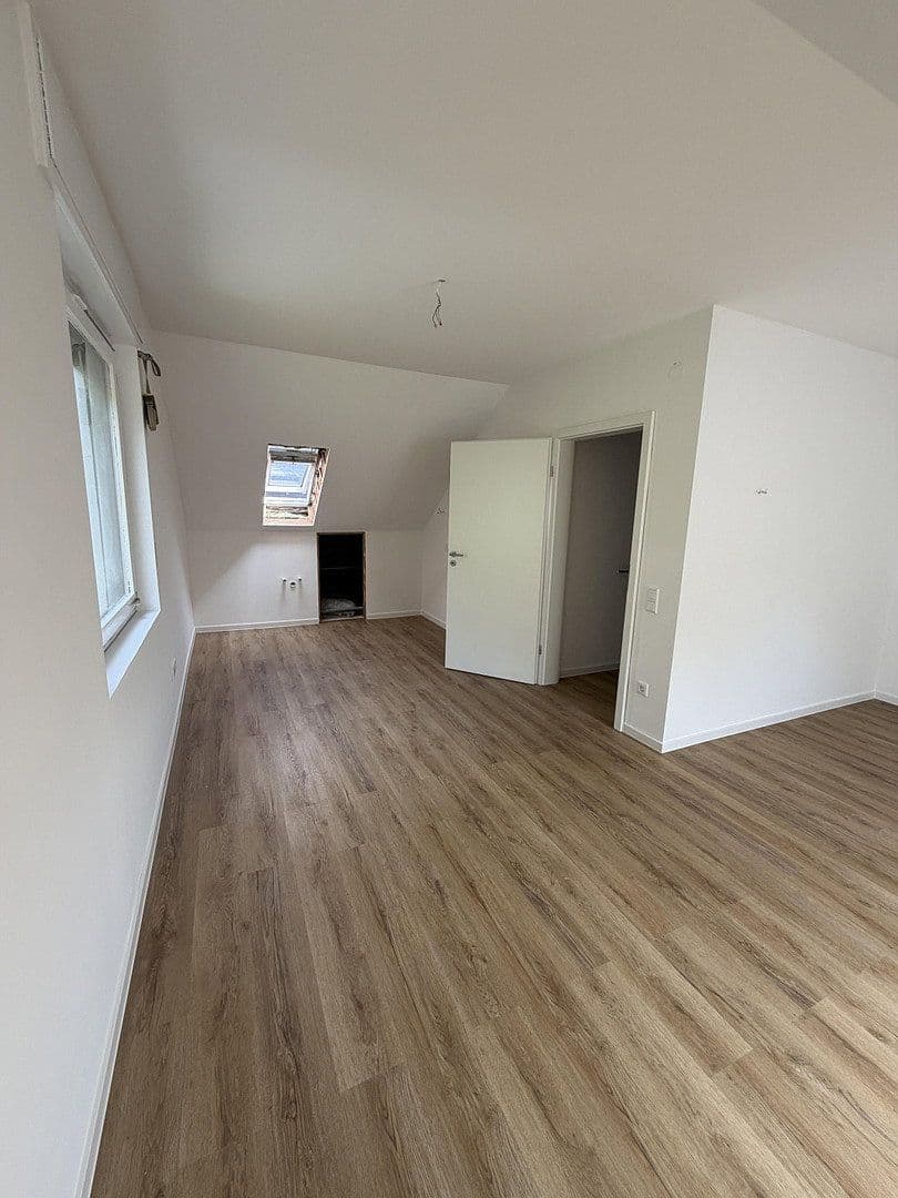 Prodej domu 105 m², pozemek 409 m², Lipper Hellweg 309C, Bielefeld, Severní Porýní-Vestfálsko Prodej domu 105 m², pozemek 409 m², Lipper Hellweg 309C, Bielefeld, Severní Porýní-Vestfálsko