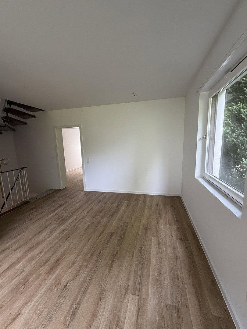 Prodej domu 105 m², pozemek 409 m², Lipper Hellweg 309C, Bielefeld, Severní Porýní-Vestfálsko Prodej domu 105 m², pozemek 409 m², Lipper Hellweg 309C, Bielefeld, Severní Porýní-Vestfálsko