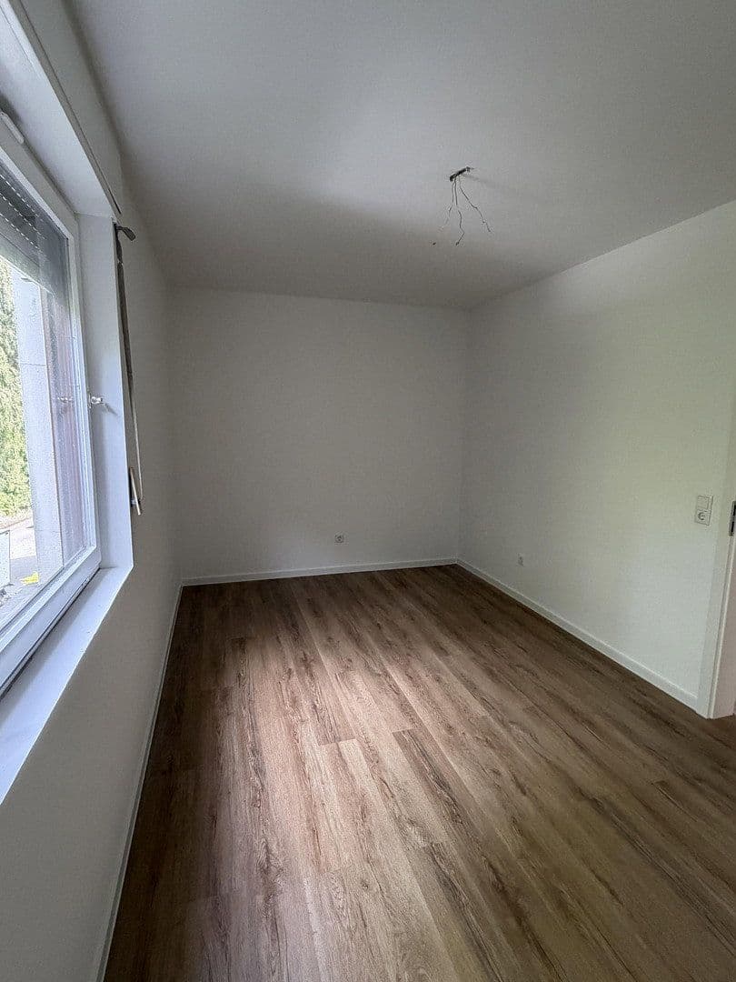 Prodej domu 105 m², pozemek 409 m², Lipper Hellweg 309C, Bielefeld, Severní Porýní-Vestfálsko Prodej domu 105 m², pozemek 409 m², Lipper Hellweg 309C, Bielefeld, Severní Porýní-Vestfálsko