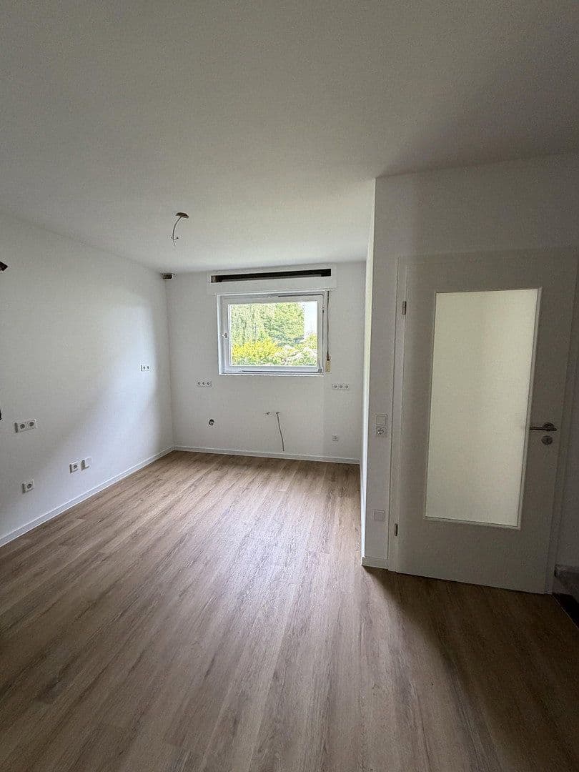Prodej domu 105 m², pozemek 409 m², Lipper Hellweg 309C, Bielefeld, Severní Porýní-Vestfálsko Prodej domu 105 m², pozemek 409 m², Lipper Hellweg 309C, Bielefeld, Severní Porýní-Vestfálsko