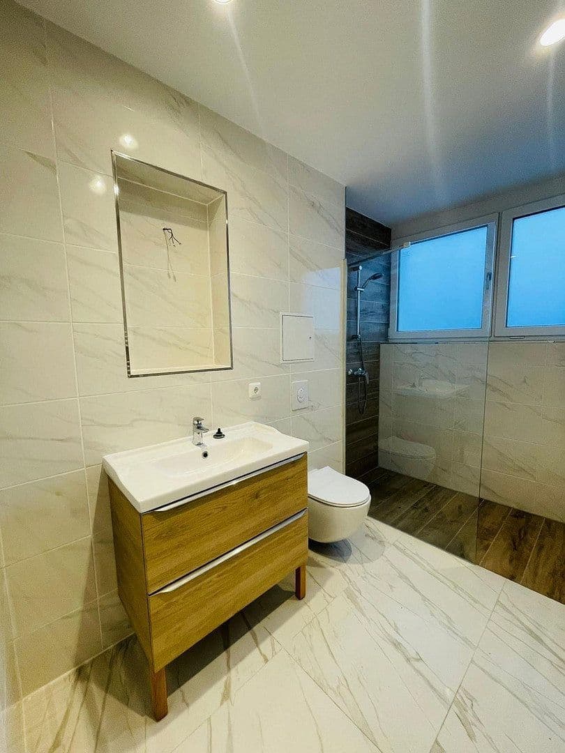 Pronájem bytu 2+1 58 m², Pasewalker Strasse 72, Berlin, Berlín Pronájem bytu 2+1 58 m², Pasewalker Strasse 72, Berlin, Berlín