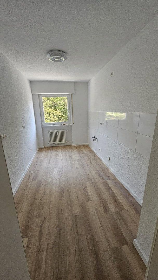 Pronájem bytu 1+1 42 m², K3, 29, Mannheim, Bádensko-Württembersko Pronájem bytu 1+1 42 m², K3, 29, Mannheim, Bádensko-Württembersko
