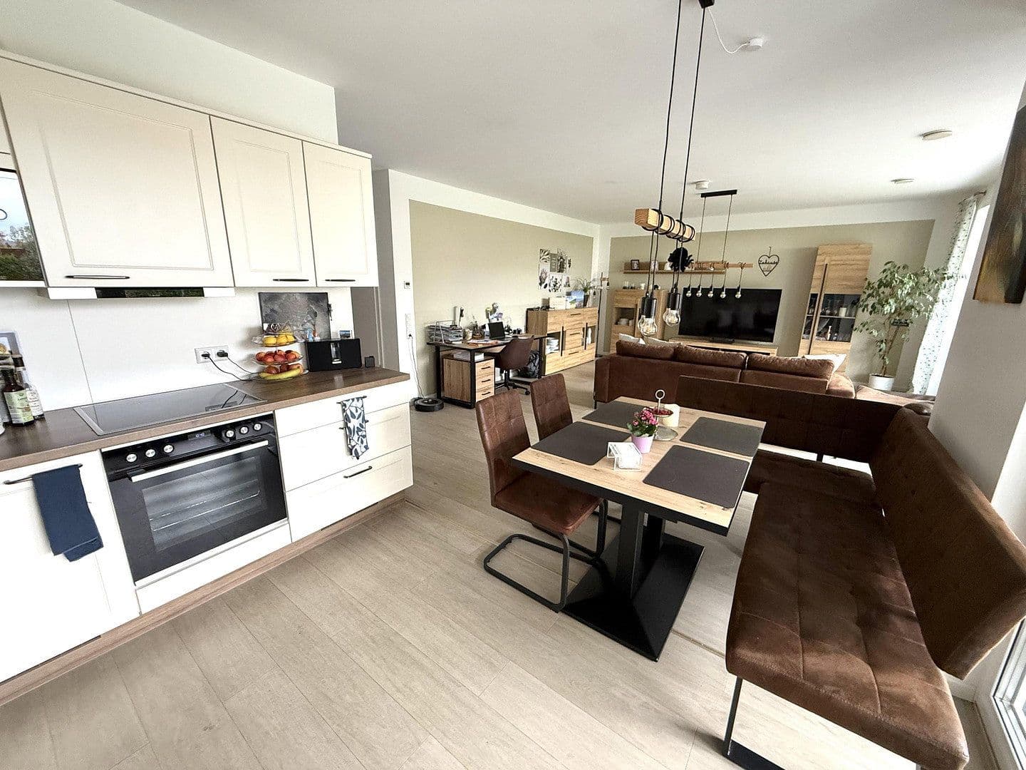 Pronájem bytu 3+1 105 m², Lise-Meitner-Straße 9, Hildesheim, Dolní Sasko Pronájem bytu 3+1 105 m², Lise-Meitner-Straße 9, Hildesheim, Dolní Sasko