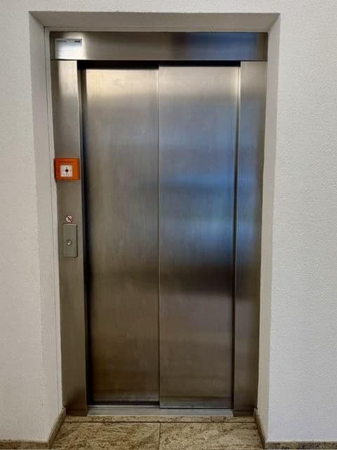 Pronájem bytu 4+1 110 m², Berlin, Berlín Pronájem bytu 4+1 110 m², Berlin, Berlín