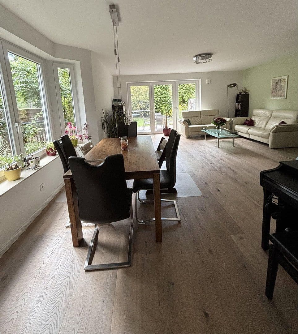 Prodej domu 117 m², pozemek 271 m², Hamburg, Hamburg Prodej domu 117 m², pozemek 271 m², Hamburg, Hamburg