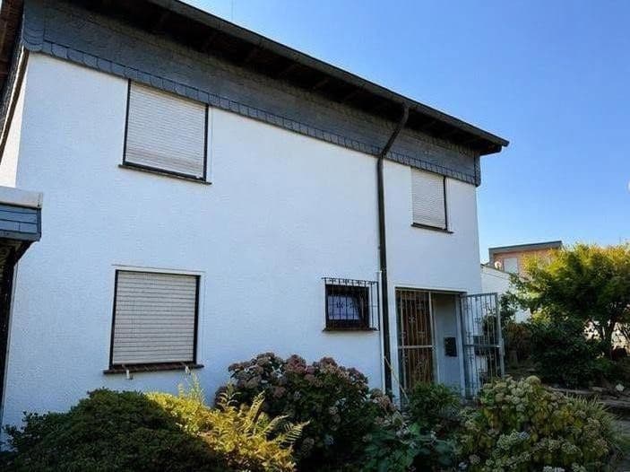 Prodej domu 140 m², pozemek 374 m², Leverkusen, Severní Porýní-Vestfálsko Prodej domu 140 m², pozemek 374 m², Leverkusen, Severní Porýní-Vestfálsko