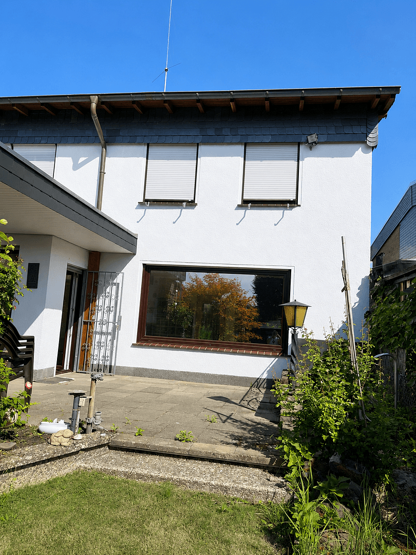 Prodej domu 140 m², pozemek 374 m², Leverkusen, Severní Porýní-Vestfálsko Prodej domu 140 m², pozemek 374 m², Leverkusen, Severní Porýní-Vestfálsko
