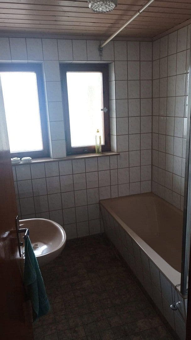 Prodej domu 271 m², pozemek 743 m², Tauberbischofsheim, Bádensko-Württembersko Prodej domu 271 m², pozemek 743 m², Tauberbischofsheim, Bádensko-Württembersko