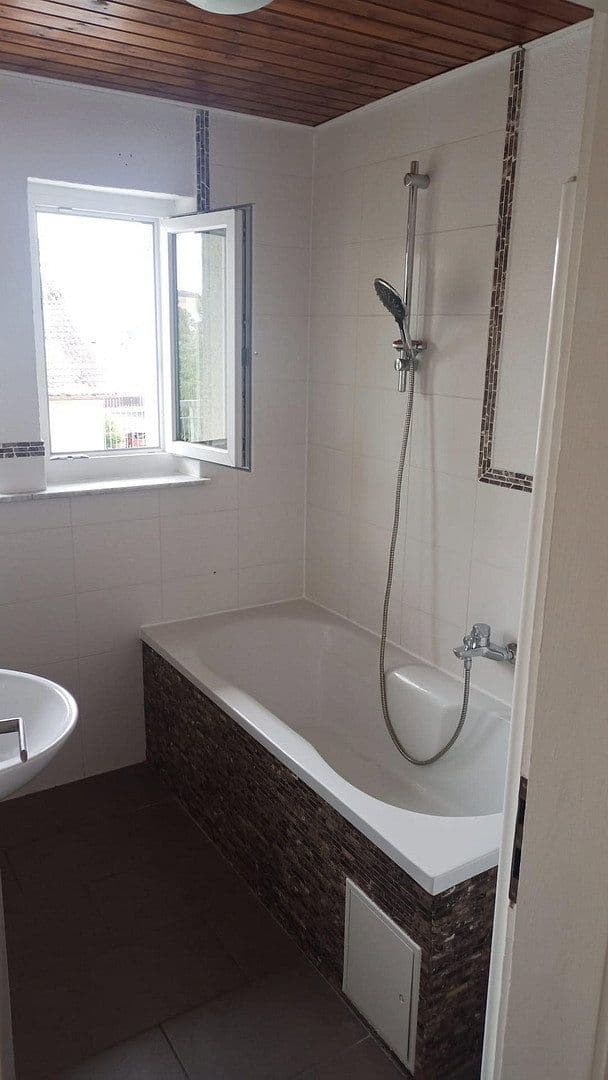 Prodej domu 271 m², pozemek 743 m², Tauberbischofsheim, Bádensko-Württembersko Prodej domu 271 m², pozemek 743 m², Tauberbischofsheim, Bádensko-Württembersko
