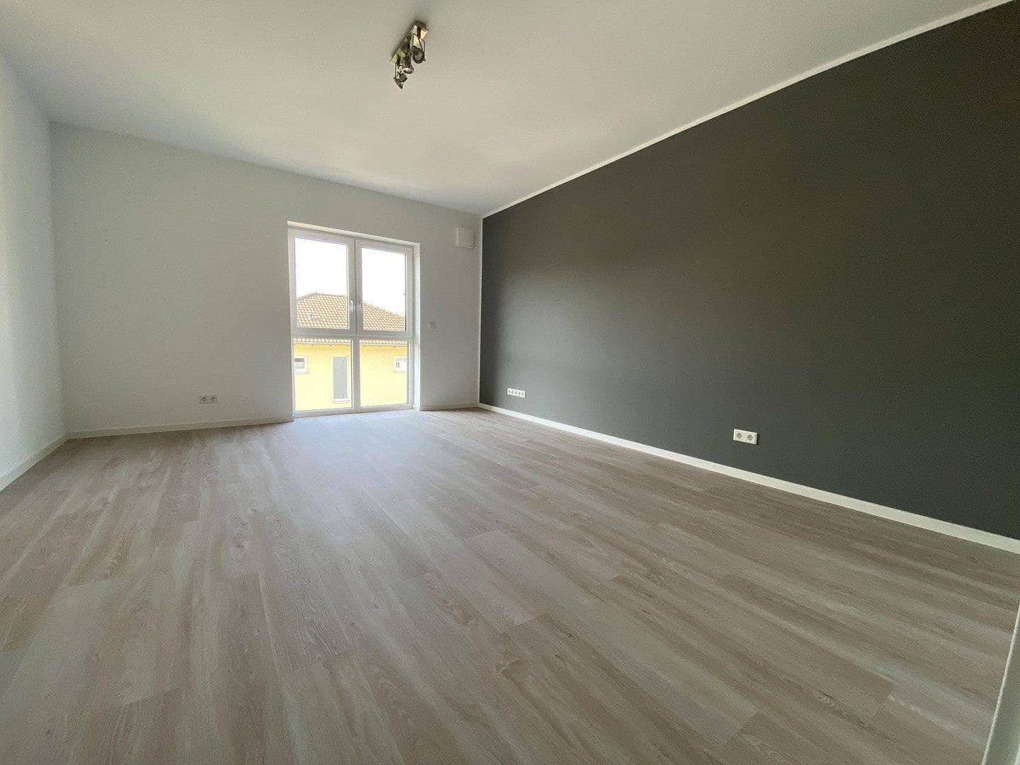 Pronájem bytu 3+1 133 m², Marburger Str. 67b, Marburg, Hessen Pronájem bytu 3+1 133 m², Marburger Str. 67b, Marburg, Hessen