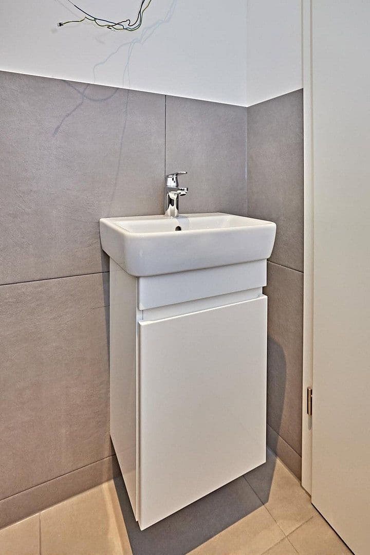 Pronájem bytu 3+1 97 m², Untergrüner Straße 172, Iserlohn, Severní Porýní-Vestfálsko Pronájem bytu 3+1 97 m², Untergrüner Straße 172, Iserlohn, Severní Porýní-Vestfálsko