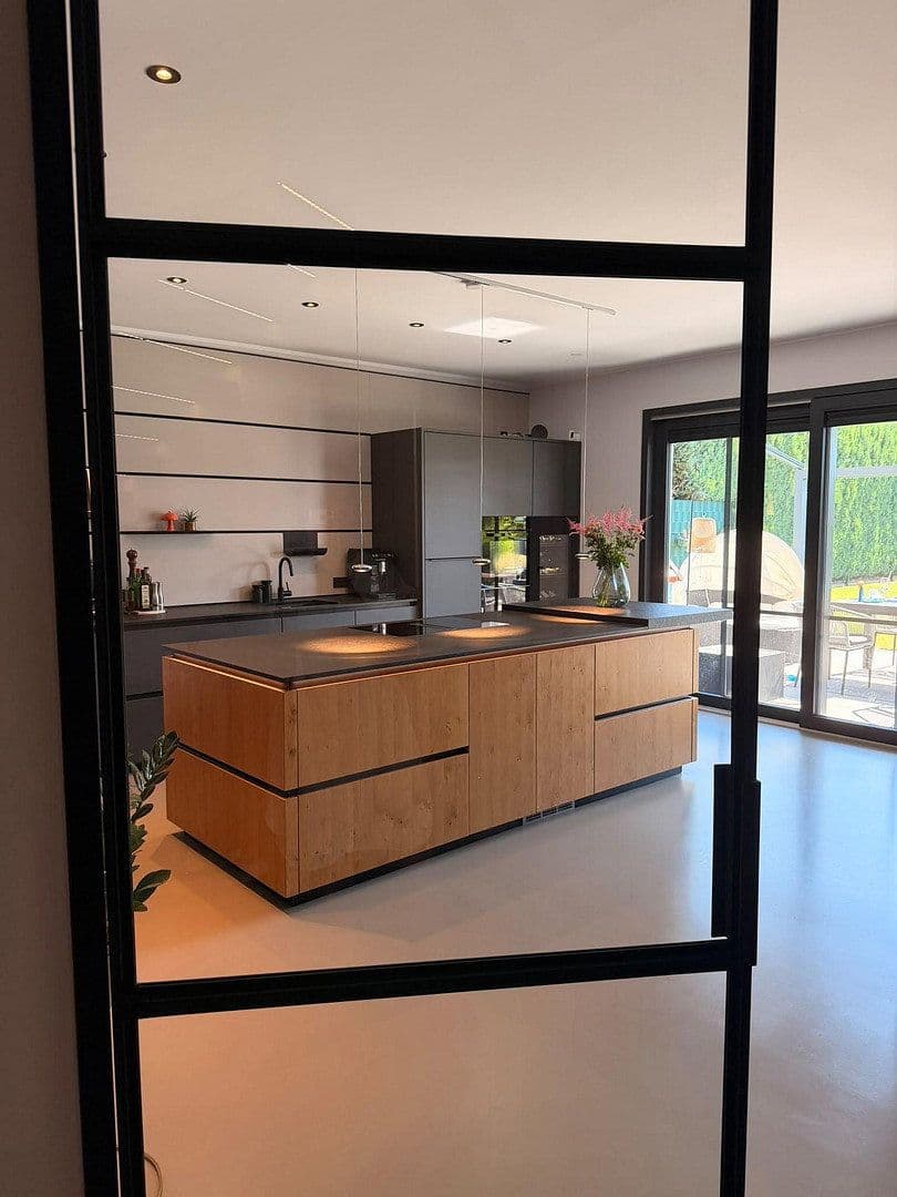 Prodej domu 240 m², pozemek 800 m², Mönchengladbach, Severní Porýní-Vestfálsko Prodej domu 240 m², pozemek 800 m², Mönchengladbach, Severní Porýní-Vestfálsko
