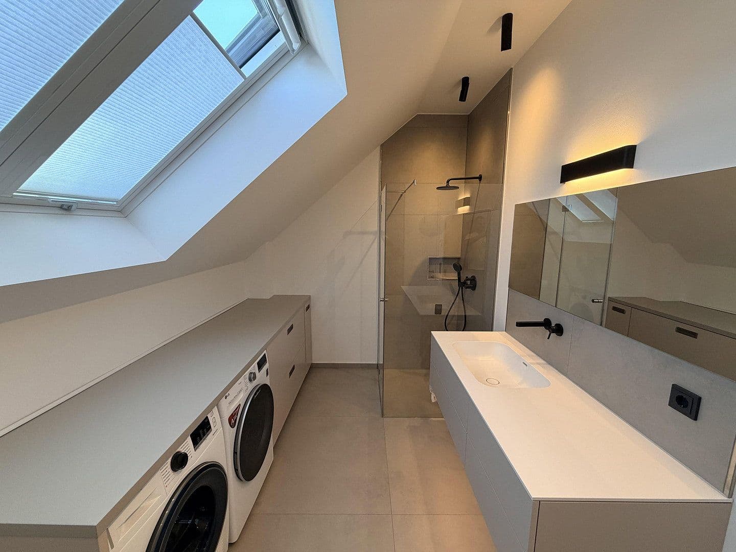 Prodej domu 240 m², pozemek 800 m², Mönchengladbach, Severní Porýní-Vestfálsko Prodej domu 240 m², pozemek 800 m², Mönchengladbach, Severní Porýní-Vestfálsko