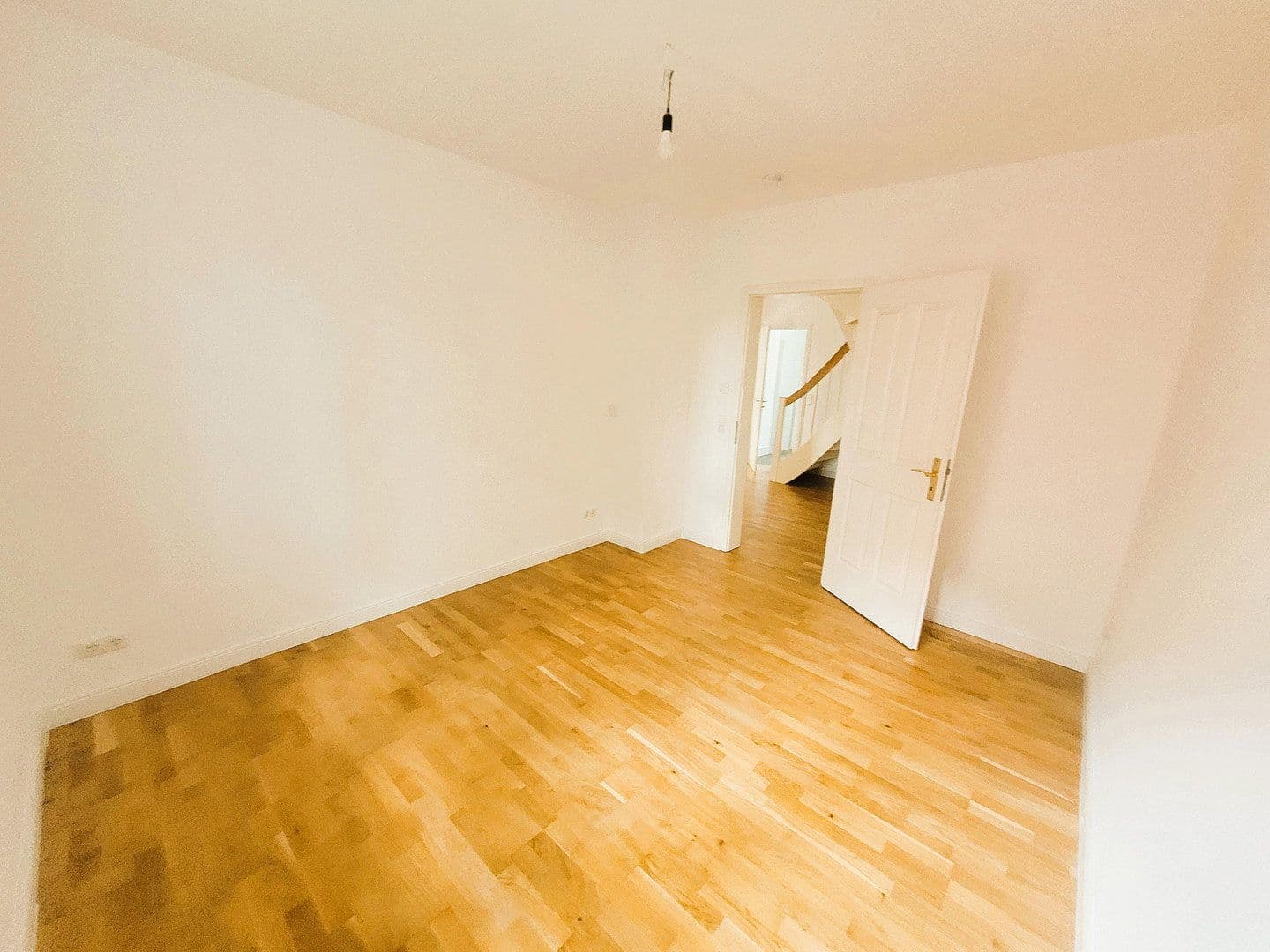 Pronájem bytu 5+1 112 m², Genovevastraße 6, Berlin, Berlín Pronájem bytu 5+1 112 m², Genovevastraße 6, Berlin, Berlín