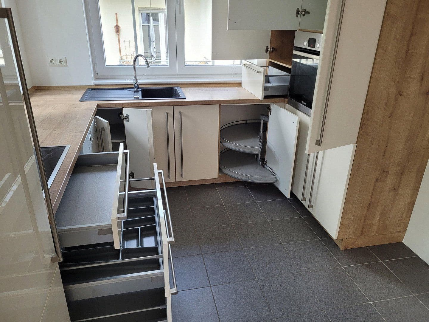 Pronájem bytu 5+1 112 m², Genovevastraße 6, Berlin, Berlín Pronájem bytu 5+1 112 m², Genovevastraße 6, Berlin, Berlín