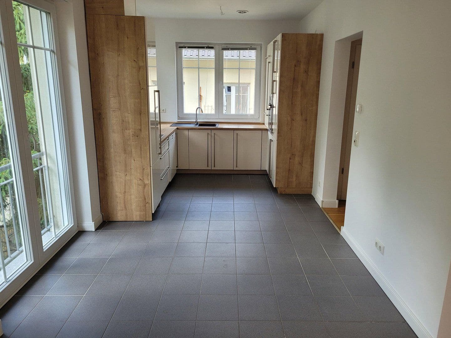 Pronájem bytu 5+1 112 m², Genovevastraße 6, Berlin, Berlín Pronájem bytu 5+1 112 m², Genovevastraße 6, Berlin, Berlín