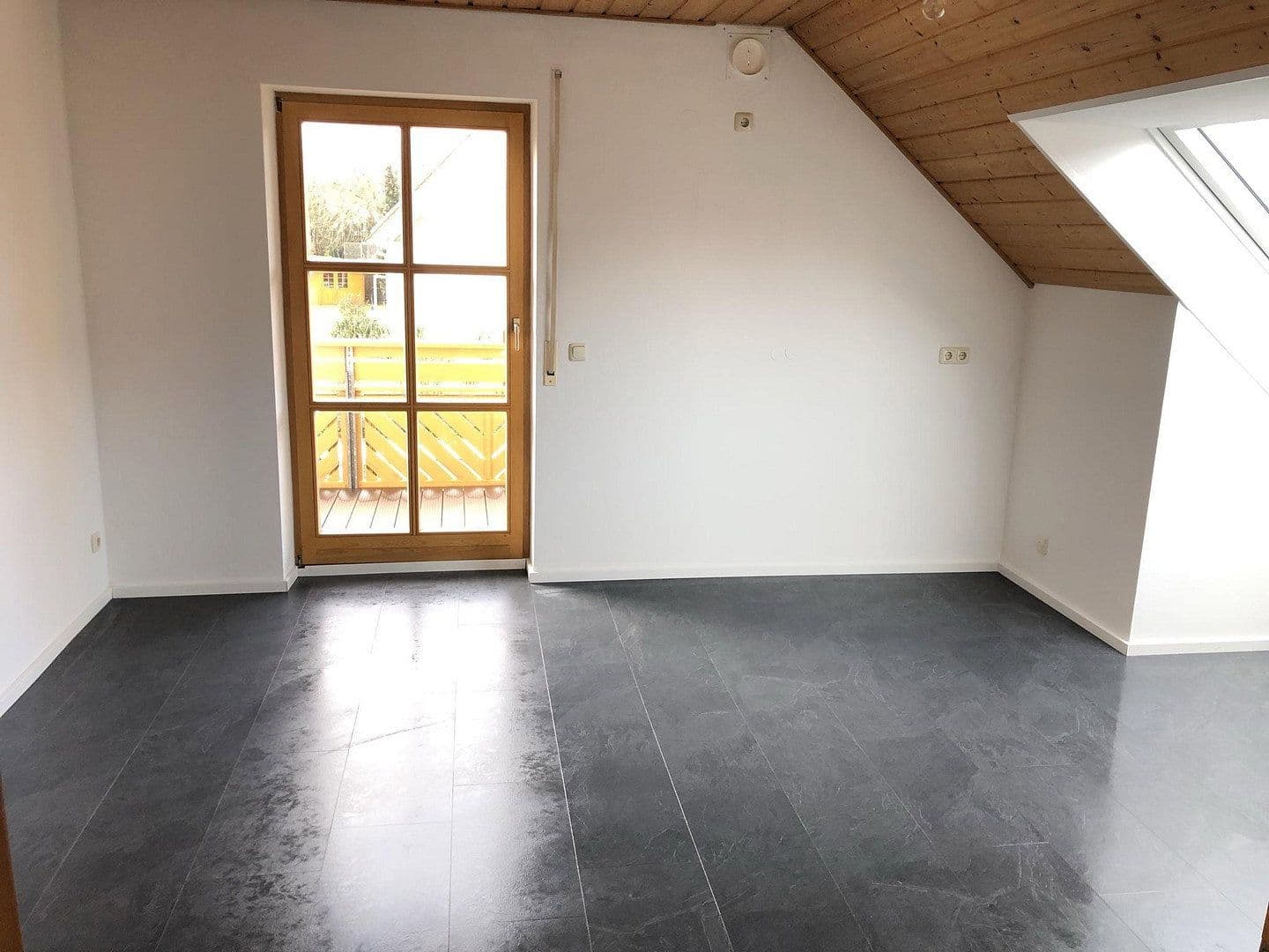 Pronájem bytu 6+1 107 m², Schillerstraße 35, Pöttmes, Bavorsko Pronájem bytu 6+1 107 m², Schillerstraße 35, Pöttmes, Bavorsko