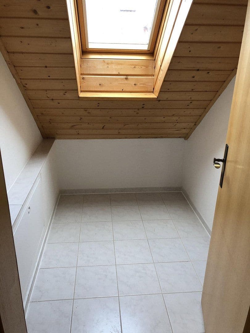 Pronájem bytu 6+1 107 m², Schillerstraße 35, Pöttmes, Bavorsko Pronájem bytu 6+1 107 m², Schillerstraße 35, Pöttmes, Bavorsko