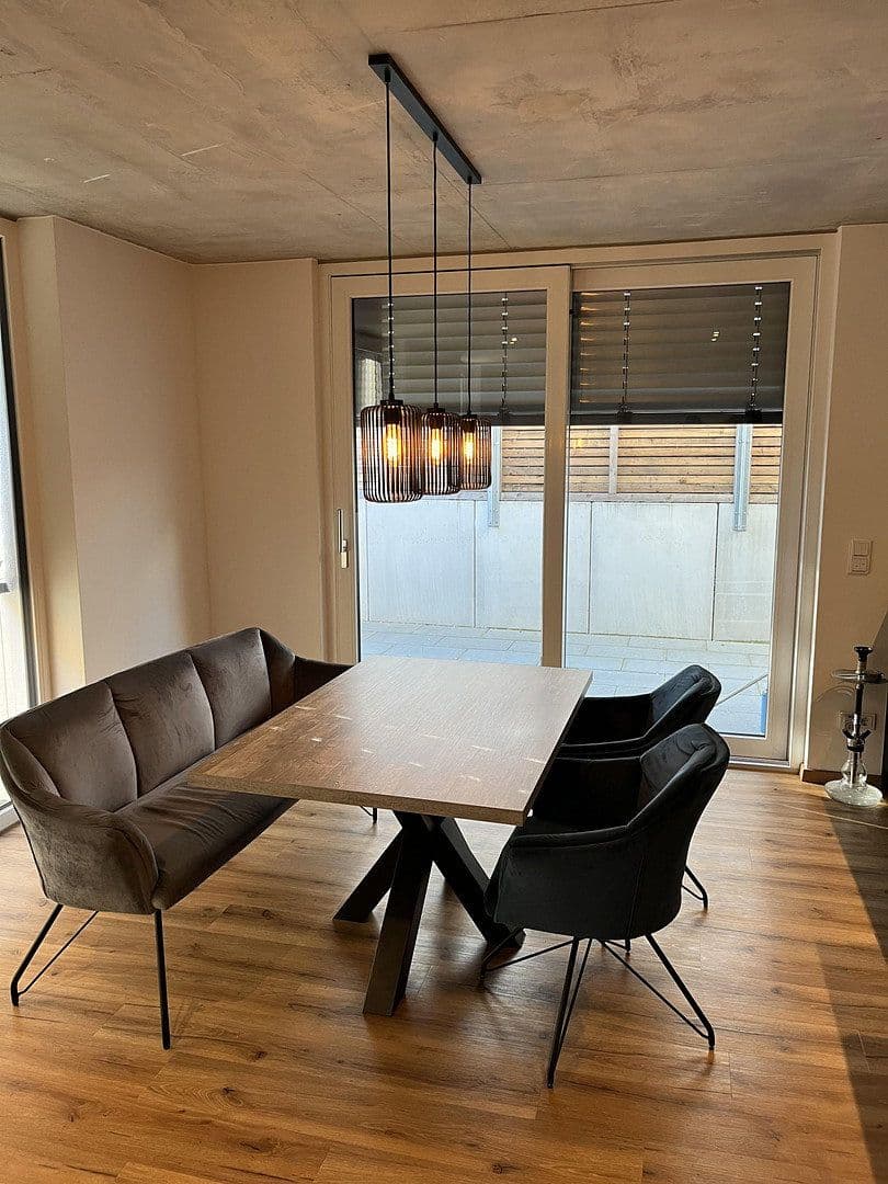 Pronájem bytu 3+1 90 m², Niederstotzingen, Bádensko-Württembersko Pronájem bytu 3+1 90 m², Niederstotzingen, Bádensko-Württembersko